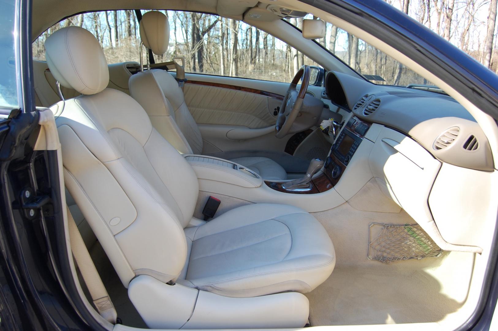 2009 Blue /Beige Mercedes-Benz CLK-Class (WDBTK56FX9T) with an 3.5 Liter engine, Automatic transmission, located at 6528 Lower York Road, New Hope, PA, 18938, (215) 862-9555, 40.358707, -74.977882 - 2009 Mercedes-Benz CLK 350 Convertible, low mileage, clean condition inside and out. 3.5 Liter V6 engine, automatic transmission, tilt wheel, cruise control, wood trim, 3 Master keys, dual heated power seats, windows, mirrors, central locking system, 19 " Alloy wheels, 4 good all season tires, AM/F - Photo#20